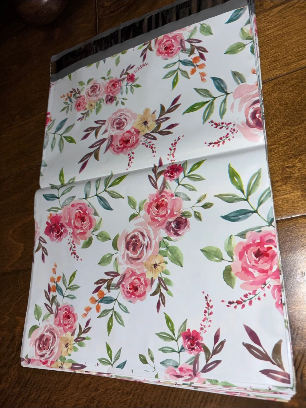 25 Pink Floral 10x13 Watercolor Rose Pattern poly mailers